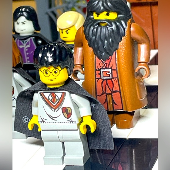 Lego Harry Potter Minifigures to Set 4709 Hogwarts Castle - Picture 7 of 9